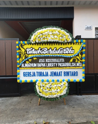 Papan Bunga Duka di Lolayan